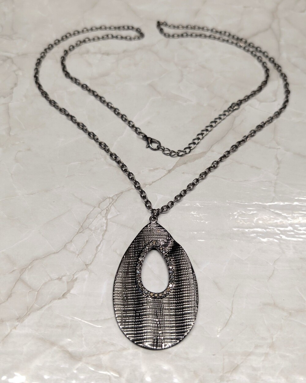 New Teardrop Pendant Necklace Rhinestone 33" Adjustable Chain Gunmetal Textured